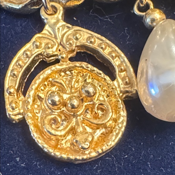 Coin & pearl like charms on a gold toned pin w/ crystal 🐈⬛ - Picture 3 of 7